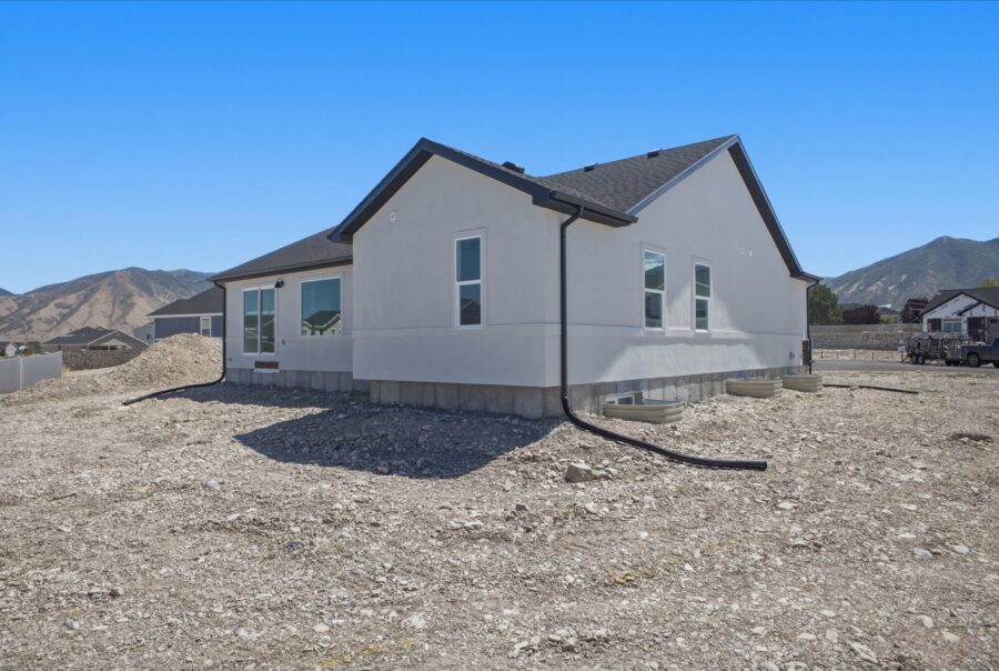 1423 N Harper Way #220, Tooele, UT 84074 Exterior Photo 10