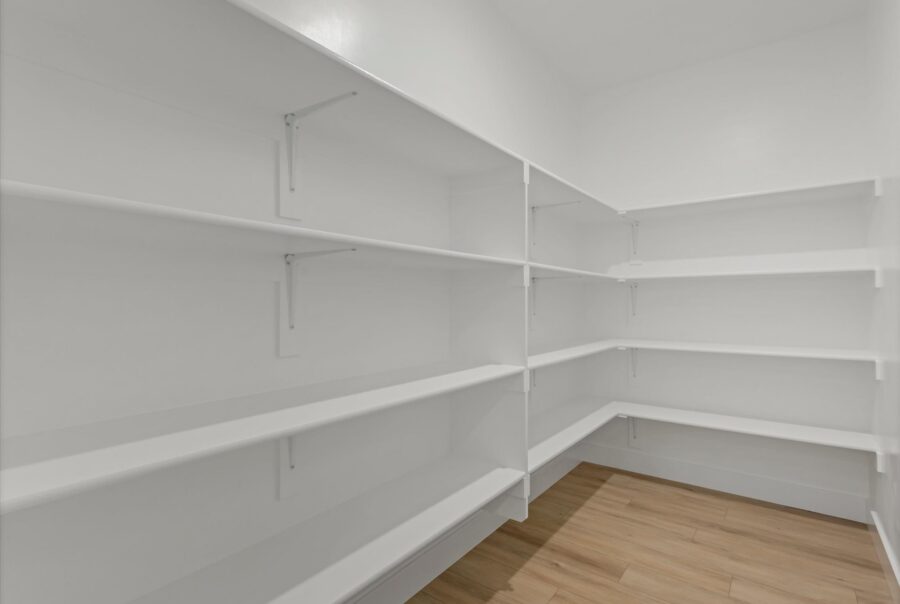 Aspen Interior Photo 14