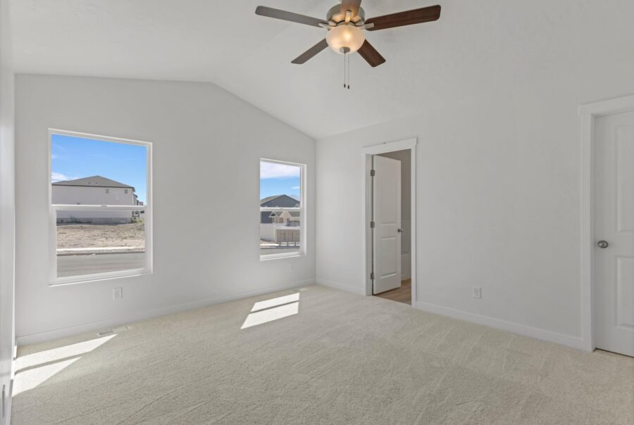 1423 N Harper Way #220, Tooele, UT 84074 Interior Photo 7