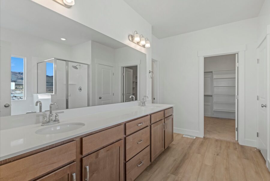 Aspen Interior Photo 10