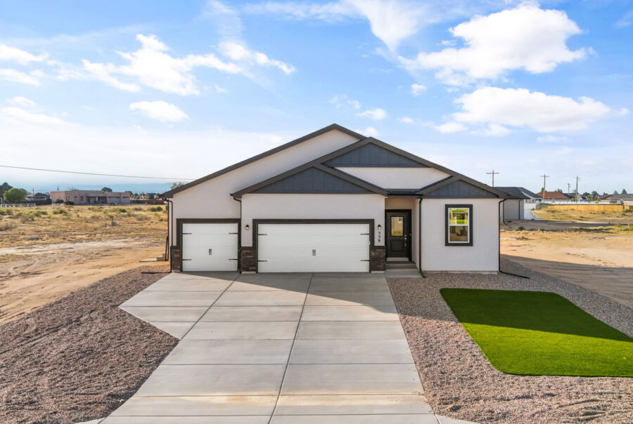 559 E. Bayview Drive, Pueblo West, CO 81007 Exterior Photo 1