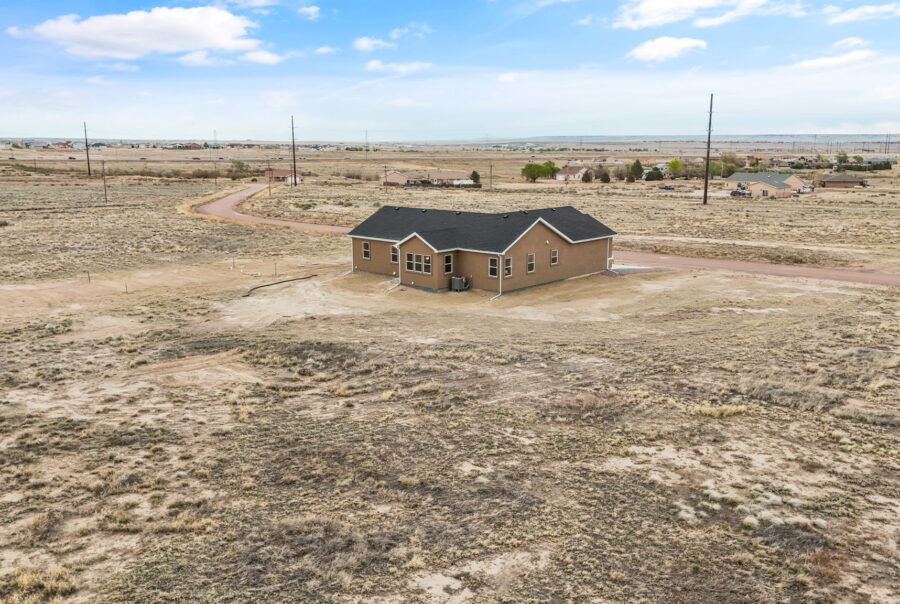 824 E Loma Dr, Pueblo West, CO 81007 Exterior Photo 8