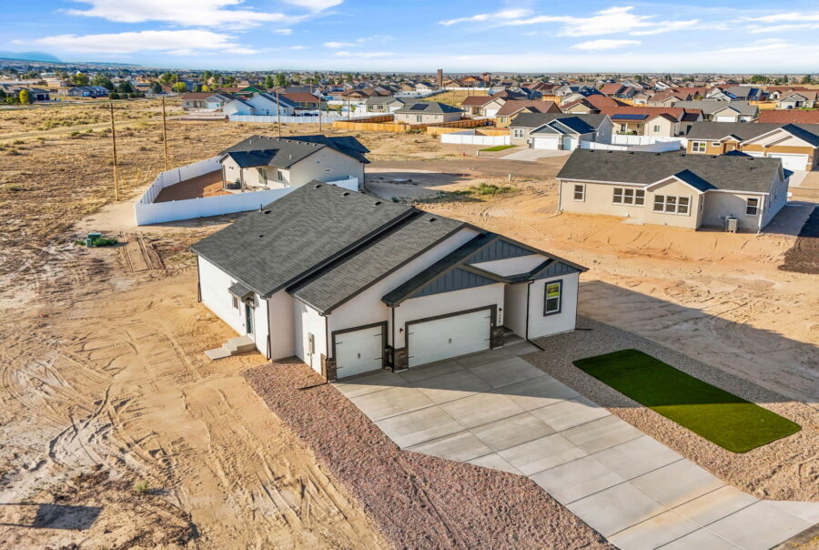 559 E. Bayview Drive, Pueblo West, CO 81007 Exterior Photo 6