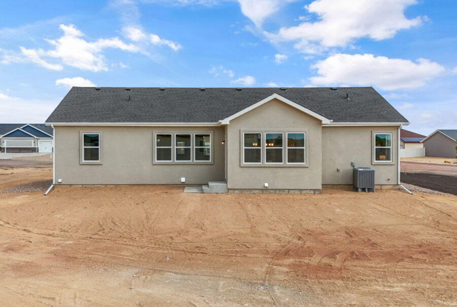 728 E. Campbell Ln, Pueblo West, CO 81007 Exterior Photo 5