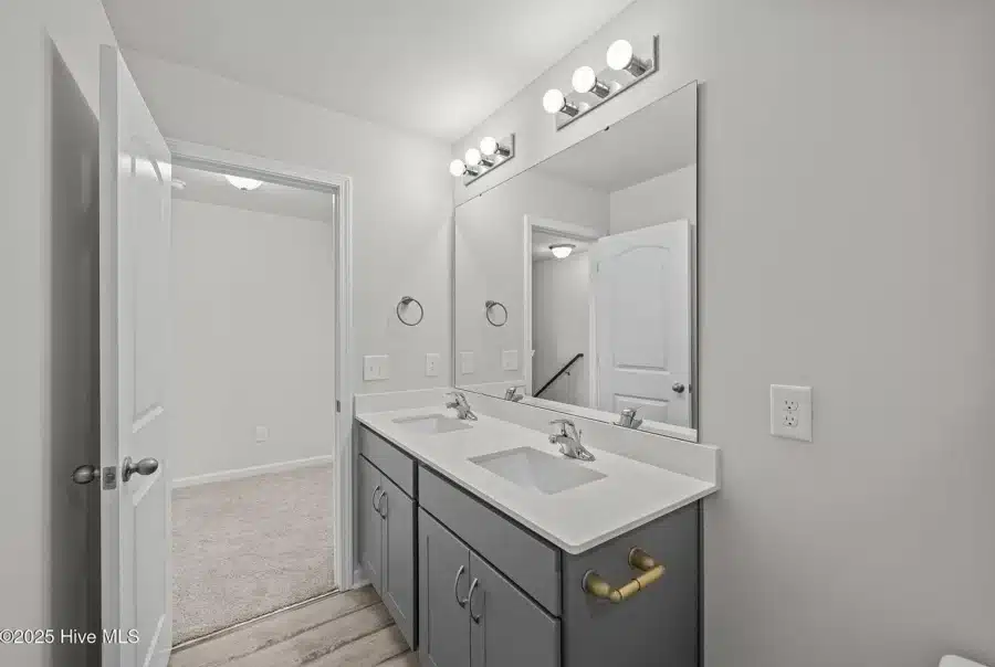 213 Slatestone Road, Washington, NC 27889 Interior Photo 5