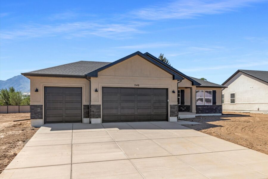 240E 770N #214 Exterior Photo 6