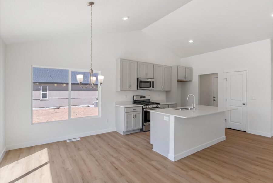 264 E 770 N St #213 Interior Photo 4
