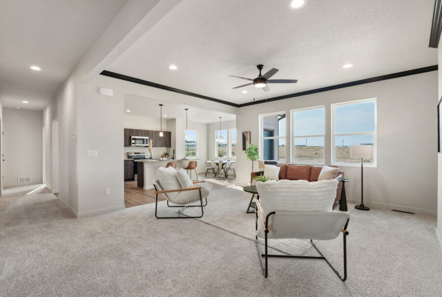 943 E Moonbeam Dr, Pueblo West, CO 81007 Interior Photo 4