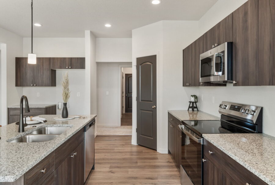 943 E Moonbeam Dr, Pueblo West, CO 81007 Interior Photo 5