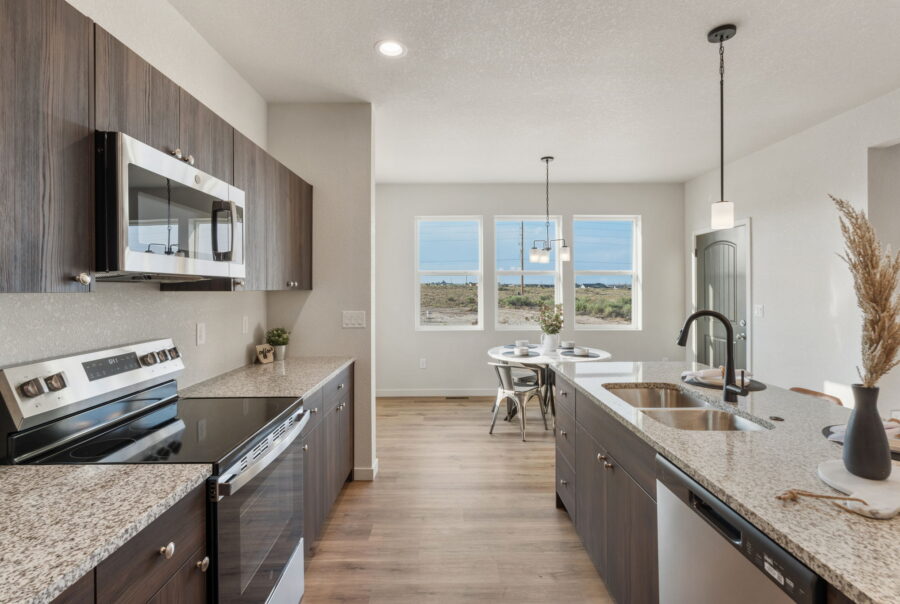 943 E Moonbeam Dr, Pueblo West, CO 81007 Interior Photo 6