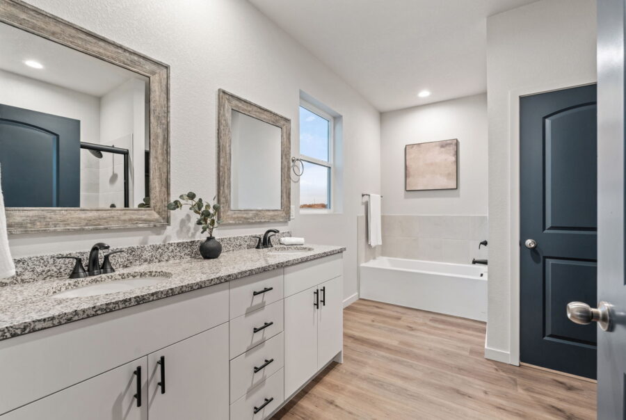1258 N Kirkwood Dr, Pueblo West, CO 81007 Interior Photo 9