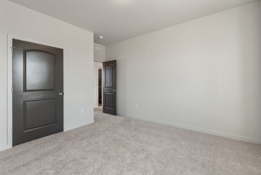 943 E Moonbeam Dr, Pueblo West, CO 81007 Interior Photo 11
