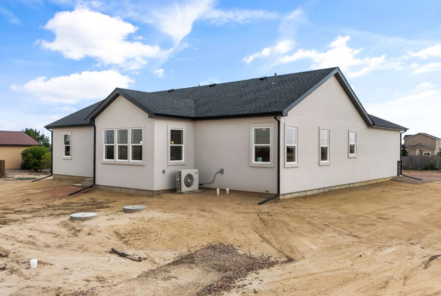 943 E Moonbeam Dr, Pueblo West, CO 81007 Exterior Photo 2