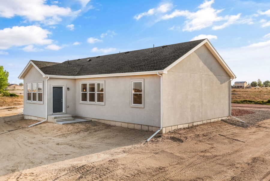 1258 N Kirkwood Dr, Pueblo West, CO 81007 Exterior Photo 2