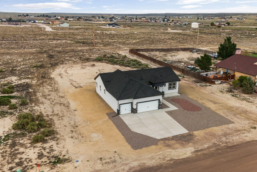 943 E Moonbeam Dr, Pueblo West, CO 81007 Exterior Photo 5