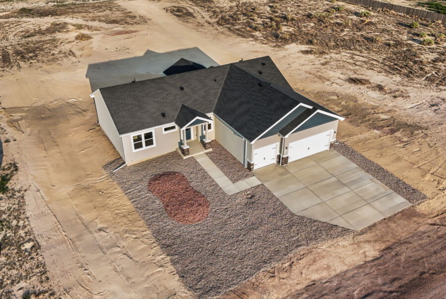 1258 N Kirkwood Dr, Pueblo West, CO 81007 Exterior Photo 3