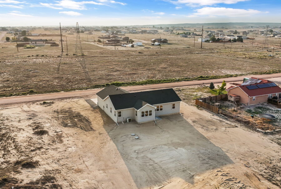 1258 N Kirkwood Dr, Pueblo West, CO 81007 Exterior Photo 6