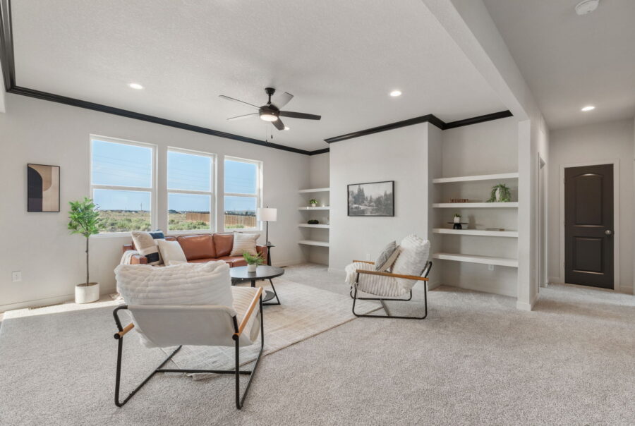 943 E Moonbeam Dr, Pueblo West, CO 81007 Interior Photo 3