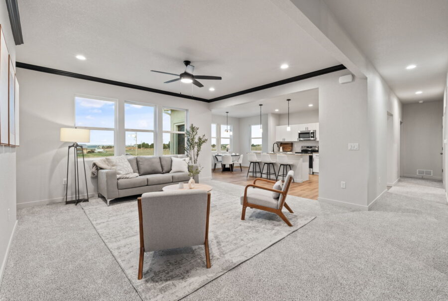 1258 N Kirkwood Dr, Pueblo West, CO 81007 Interior Photo 3