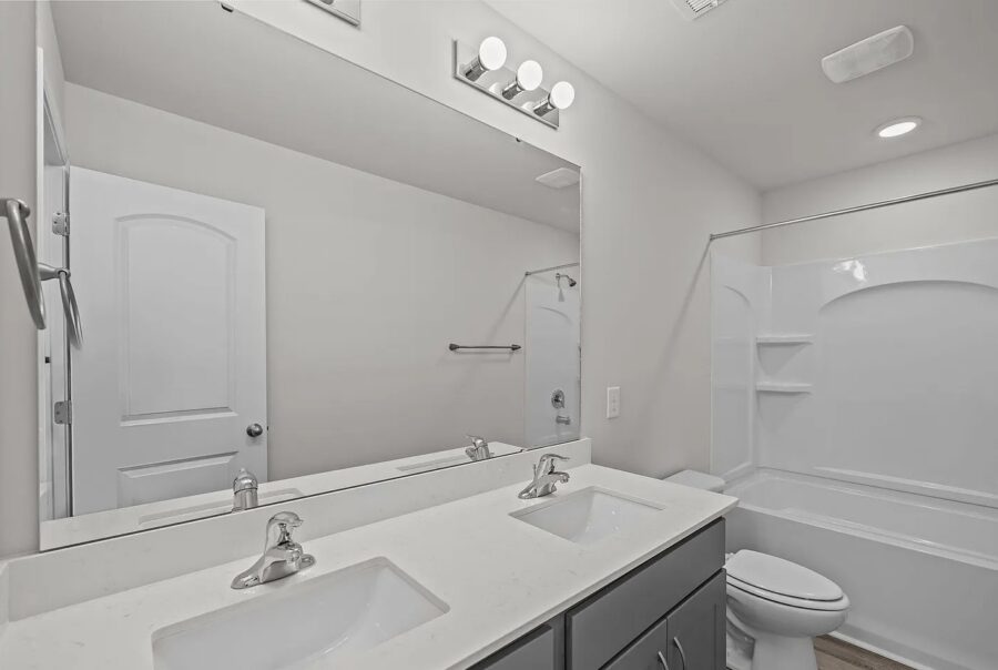2905 Essex Street, Tarboro, NC 27886 Interior Photo 1