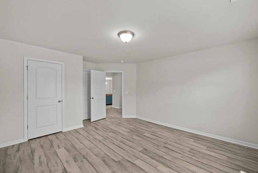 2905 Essex Street, Tarboro, NC 27886 Interior Photo 4