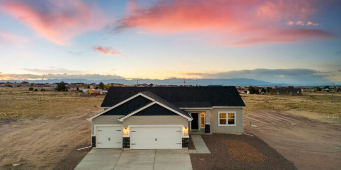 515 E Fredonia Dr, Pueblo West, CO 81007